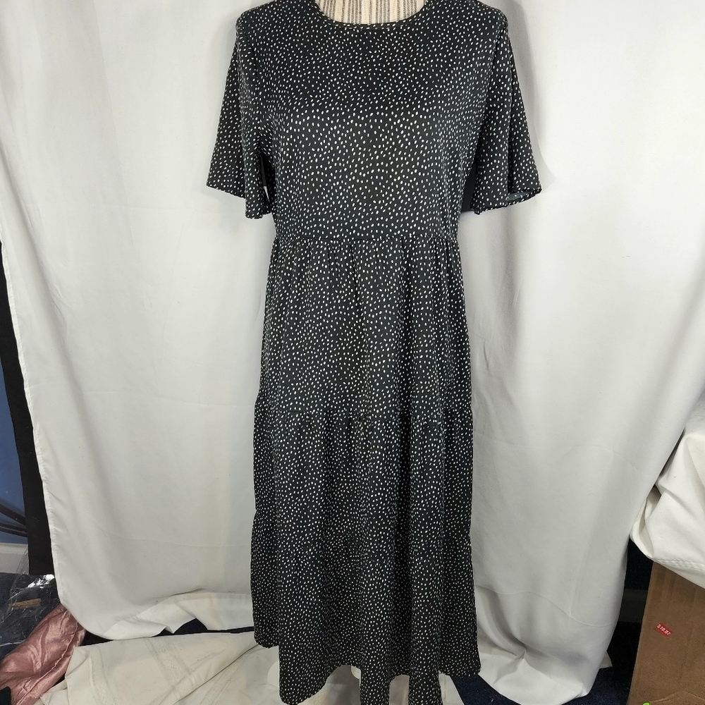Influence Black w/White Spots Short Sleeve Tiered Skirt Maxi Dress Size 10